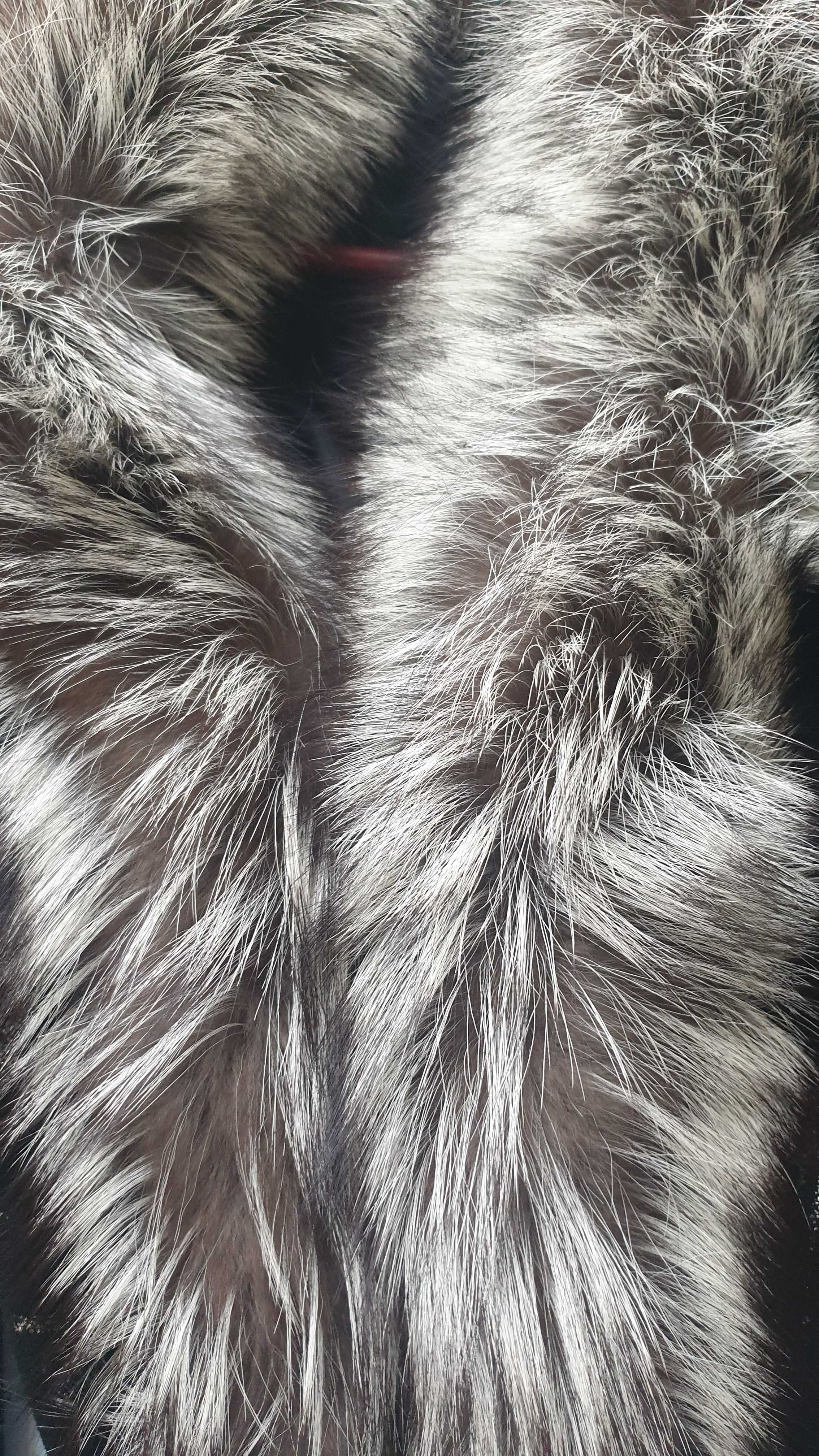 Стилно кожено палто с яка от лисица