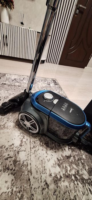 Продам пылесос Midea