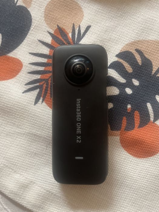 Екшън камера Insta 360 X2