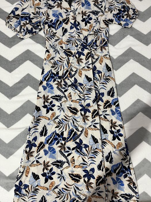 Дамска рокля прегърни ме