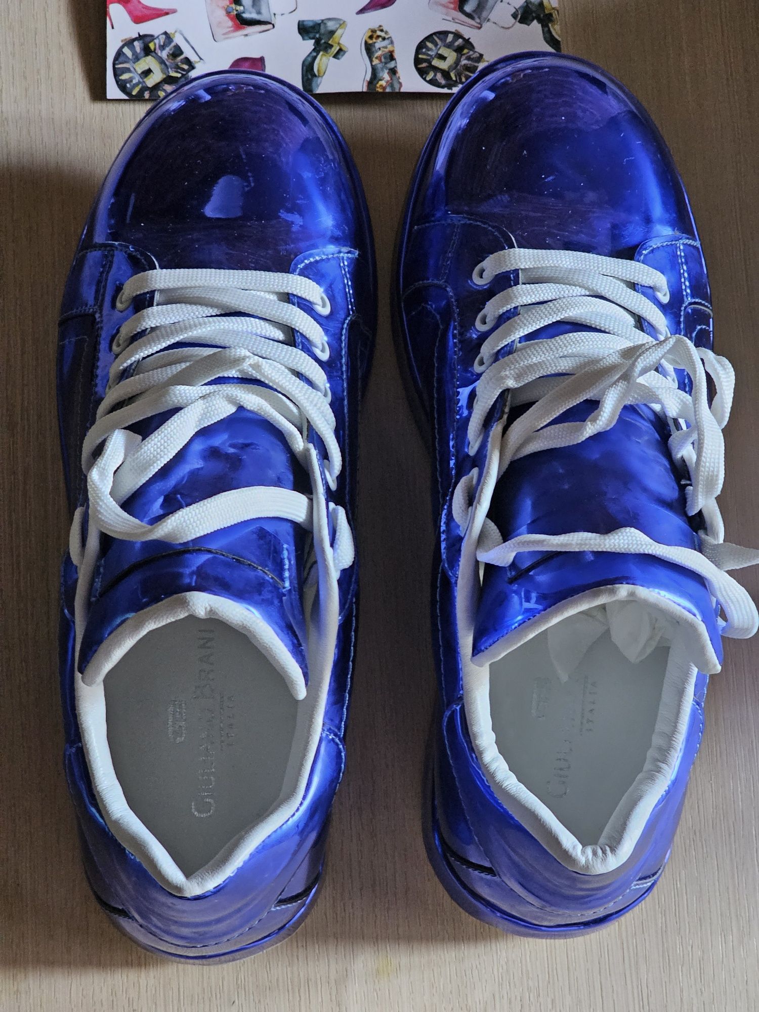 Туфли,кеды,кроссовки 39 размер синий лак Италия плоском ходу. топсайде
