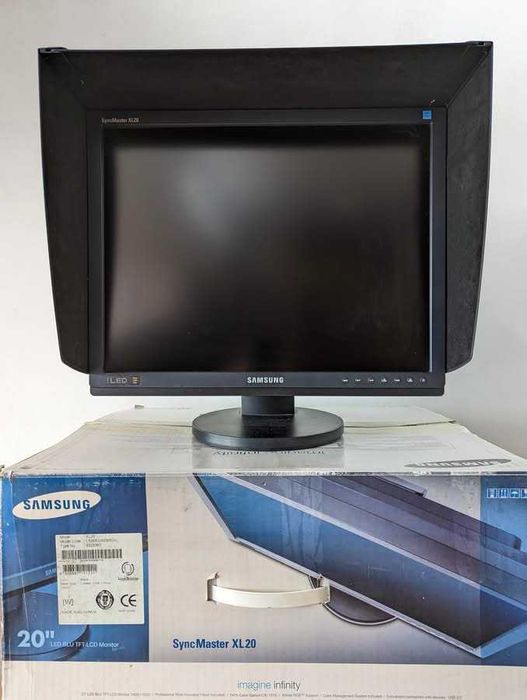 Професионален монитор Samsung XL20, 1600х1200, 20"инча, 114%