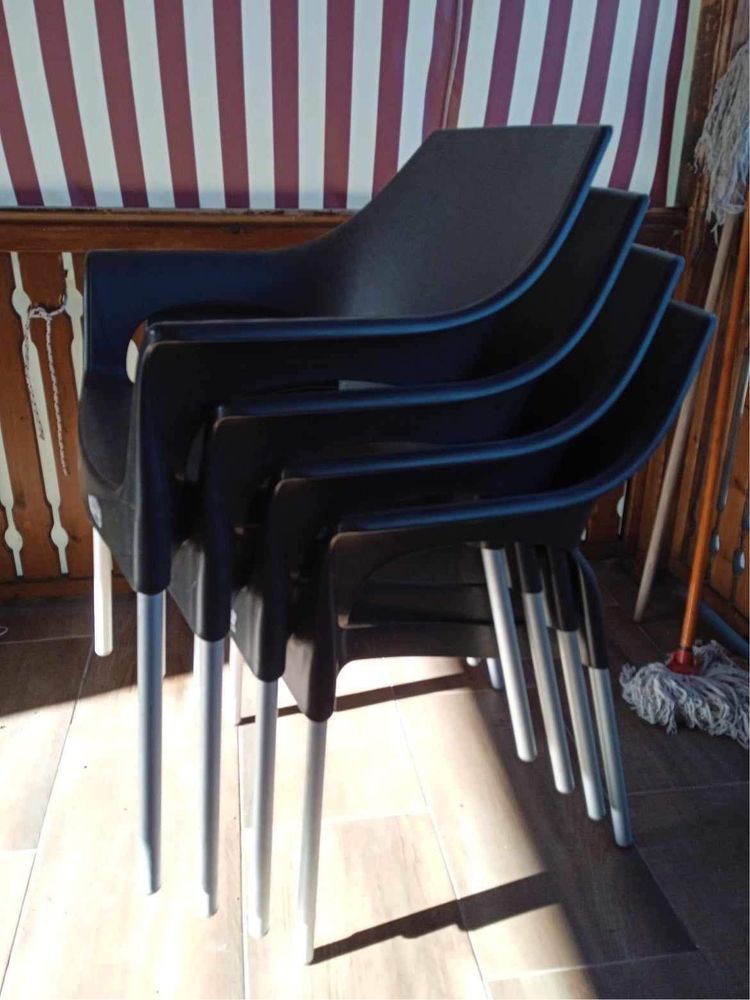 Столове за външна употреба