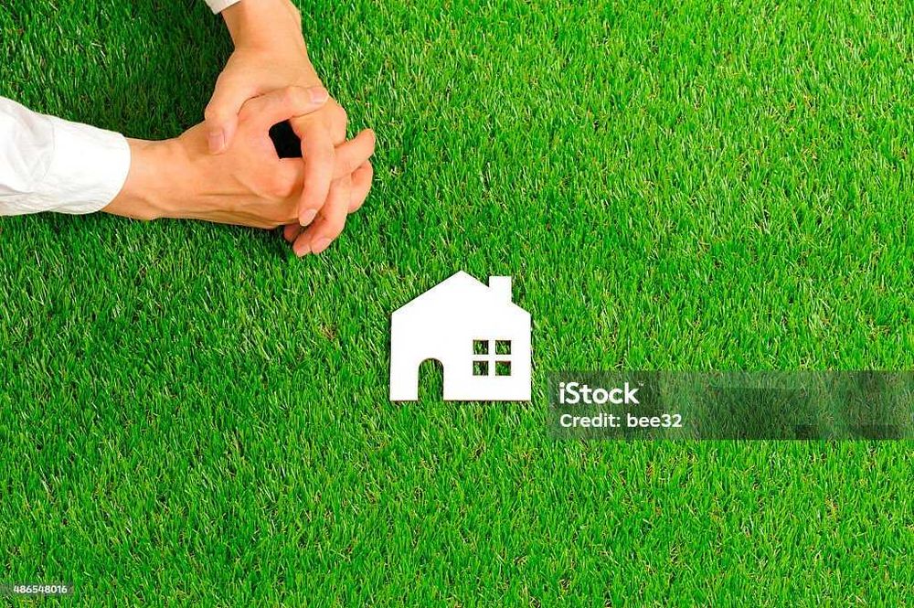 Продаю участок 6 соток  ул Дружба народов   1 линия под Бизнес