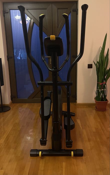 Eliptică Domyos 520