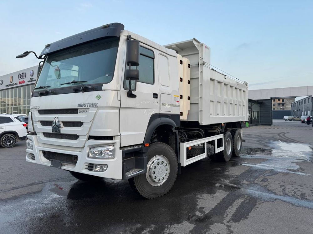 Самосвал howo sinotruk заводской газлик 25тонна