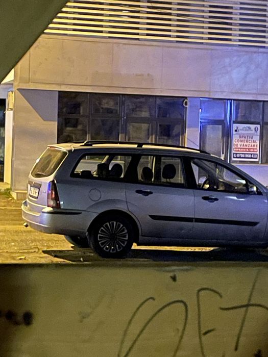 Vând pentru dezmembrări