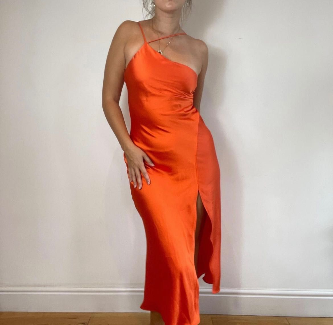 Сатенена рокля Zara