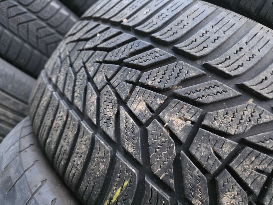 2бр Зимни гуми 235 35 20 - Hankook