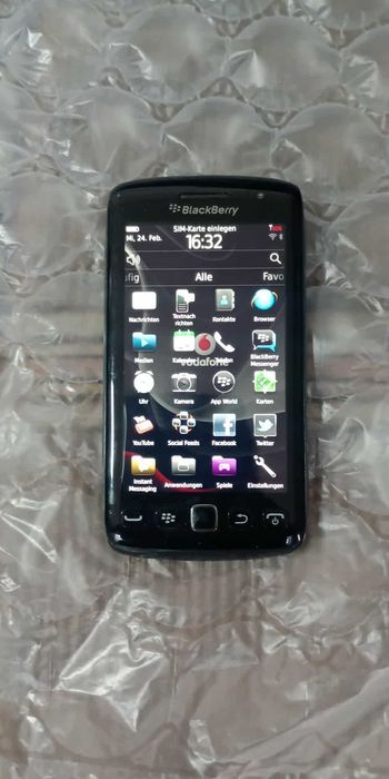Vand Blackberry 9860 in stare foarte buna-ca NOU