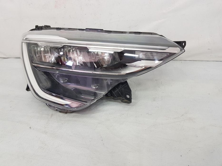 Far dreapta Full Led Renault Arkana dupa 2021