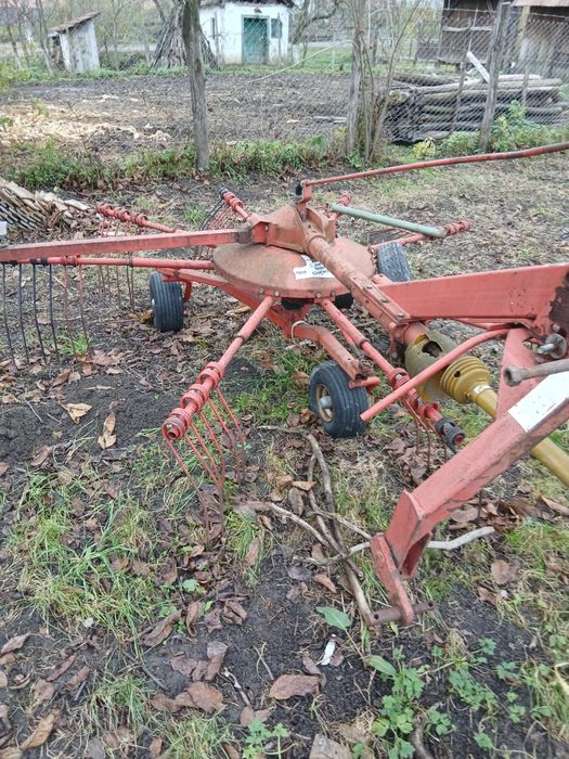 Vand grebla de adulation