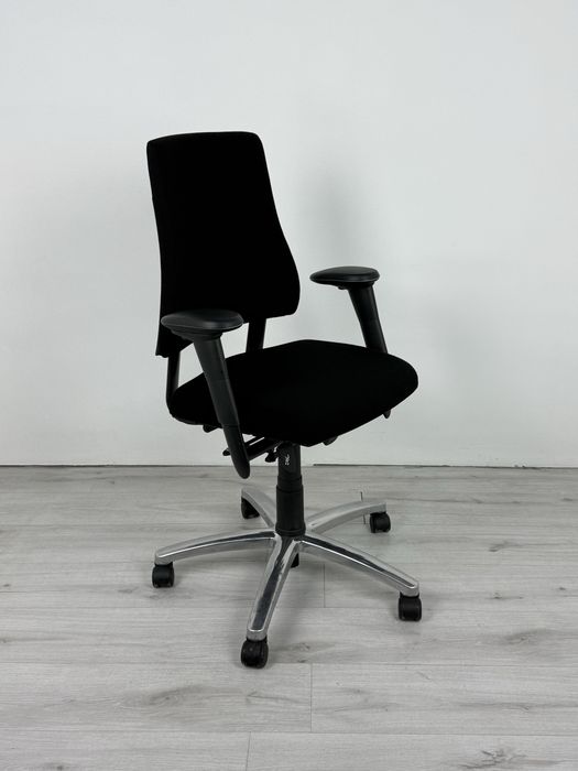 Офис стол BMA ергономик Модел Axia висока клас Черна тапицерия