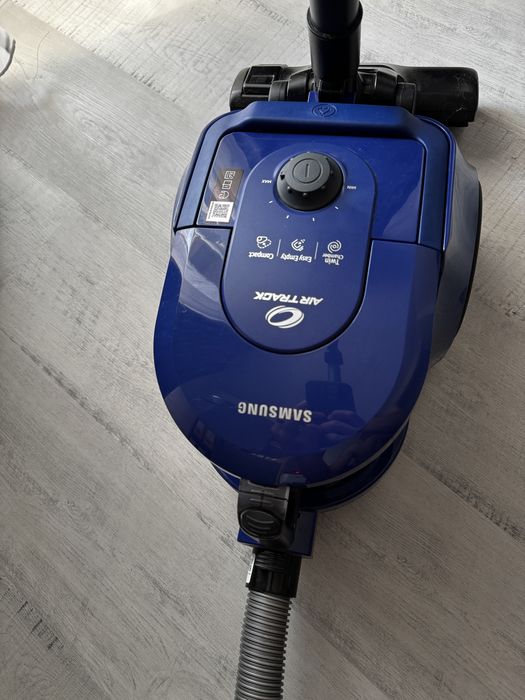 Aspirator fară sac Samsung VCC43Q0V3D - 850W, filtru HEPA