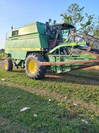 Combina John Deere 2056