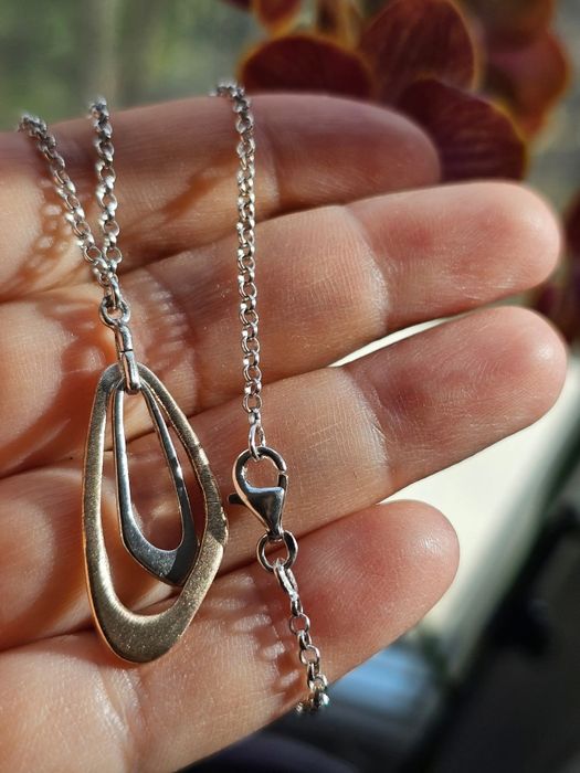 Красиво сребърно колие