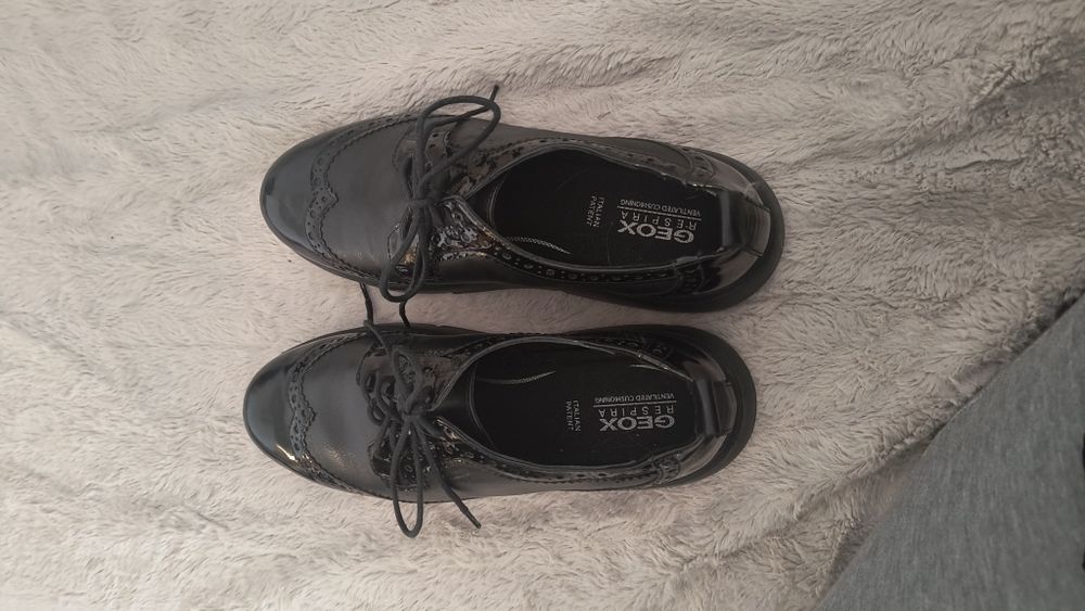 Pantofi Geox tip Oxford