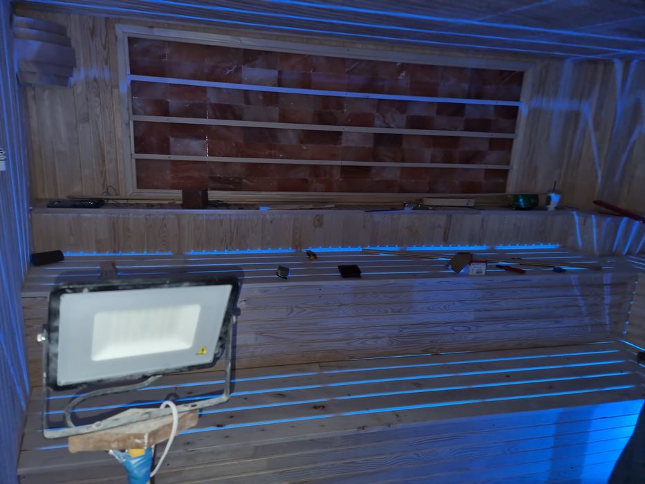 Sauna interior sauna exterior sauna uscată sauna salină .