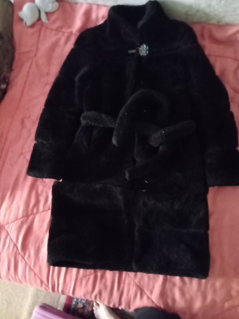 Продам срочно шубы состаяние хорошие
