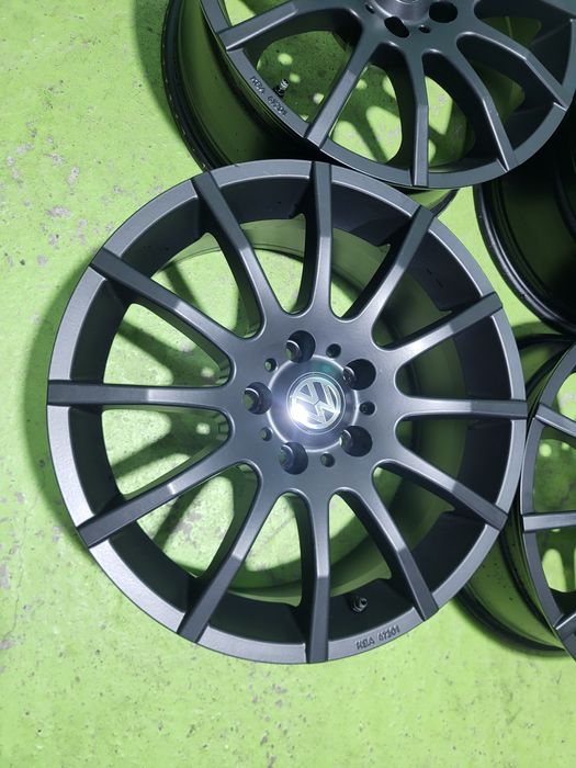 17 5x112 Vw Passat Touran Caddy Golf Audi Skoda 5х112 черни