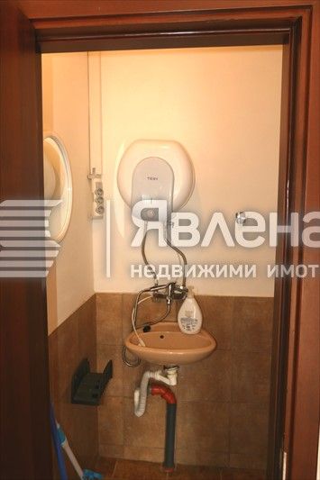 Магазин 82 кв.м. под наем в жк."Левски Г"