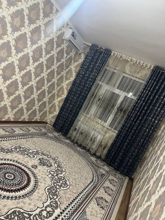 Kvartira sotiladi. Mirobod tumani 4-massiv 67-dom.