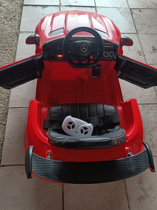 Mașinuță cu telecomanda pentru exterior