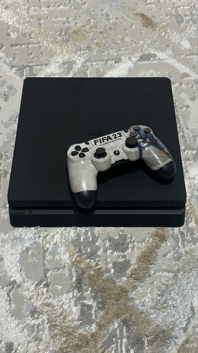 Srochna Ps4 sotiladi. Sostoyanasi ideal