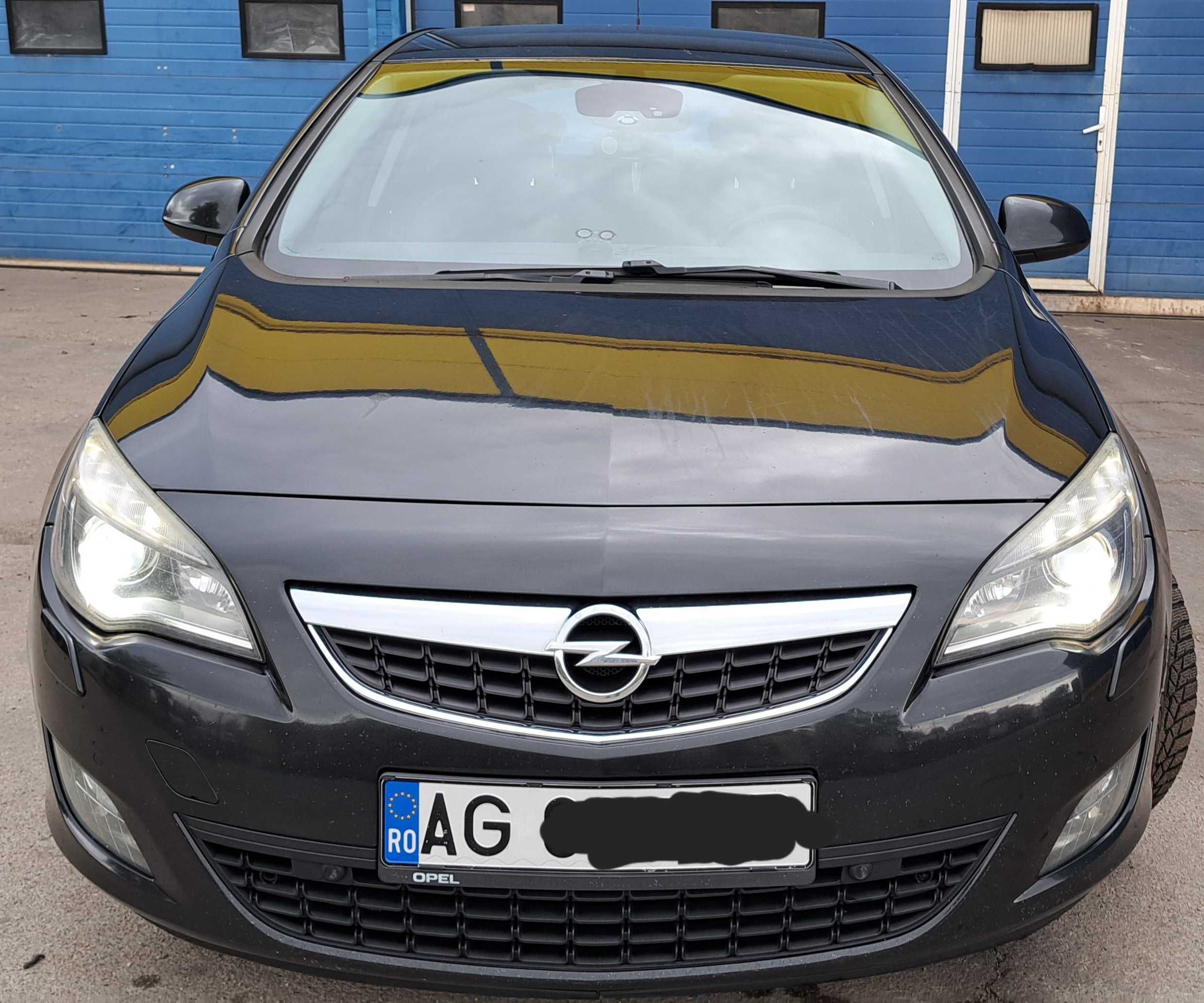 Opel Astra J 2012