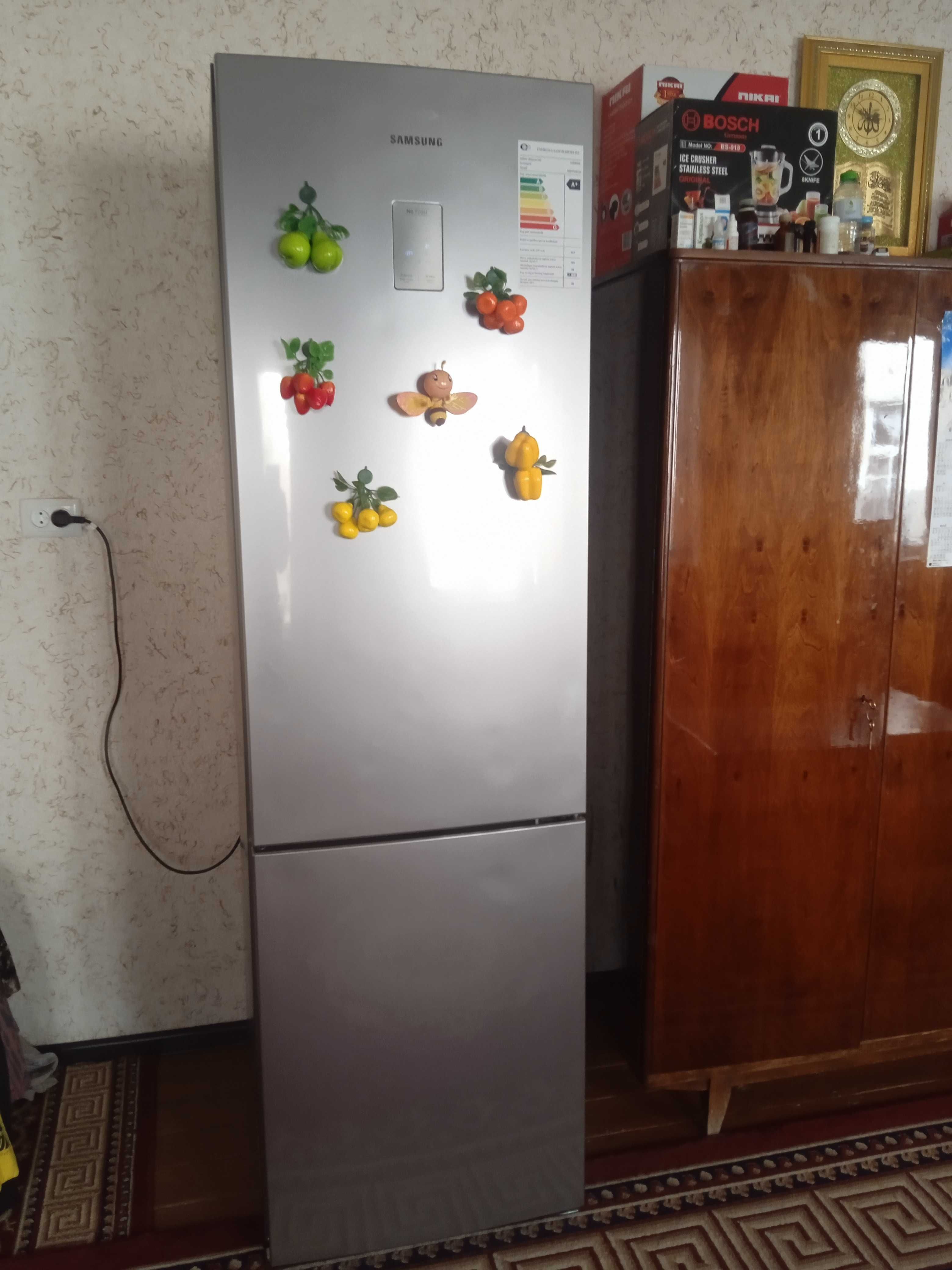 Катта Самсунг RB 37 Халадилник срочно сотилади, инвентор мотор янги