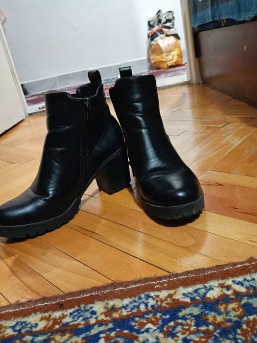 Дамски черни боти