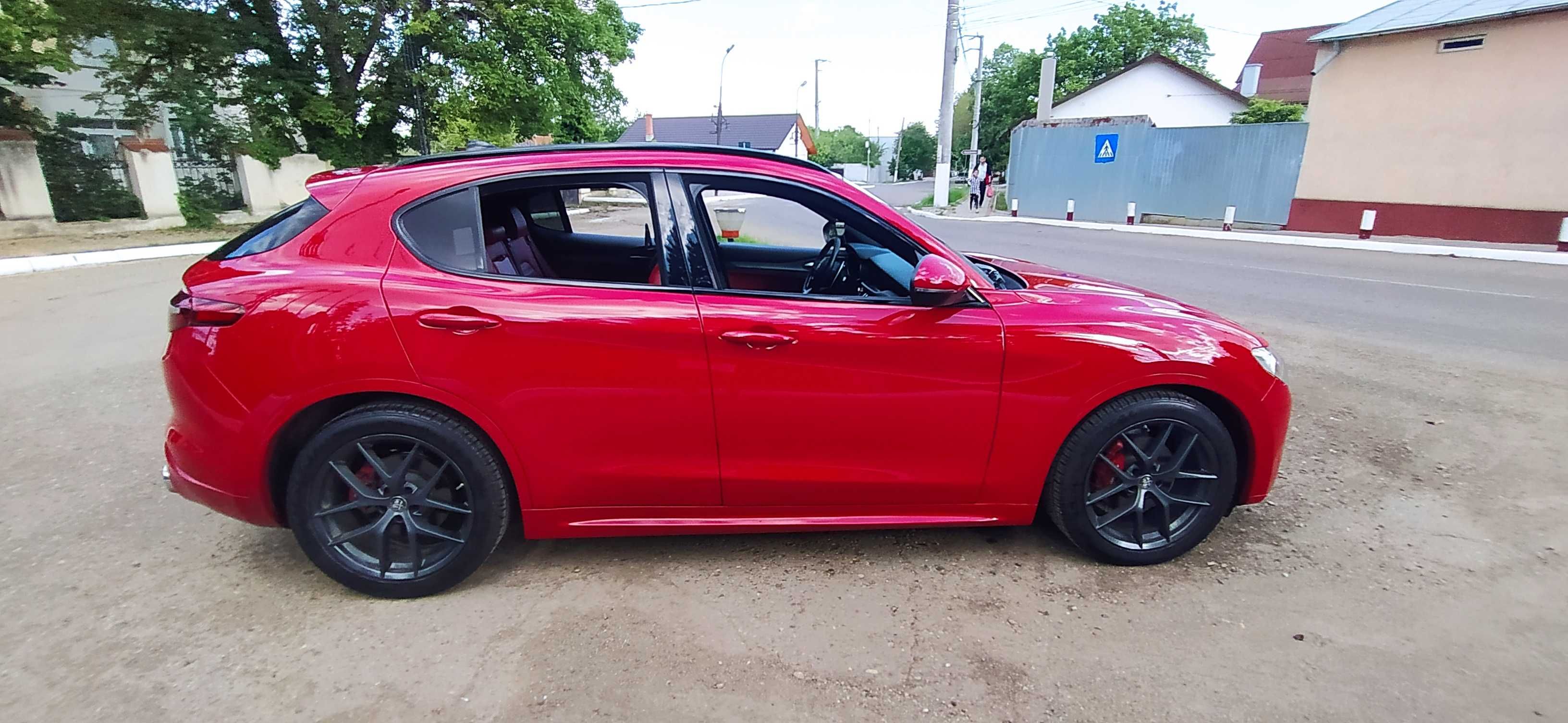 Alfa Romeo Stelvio 2.0 Turbo 16V AT8-Q4 Ti