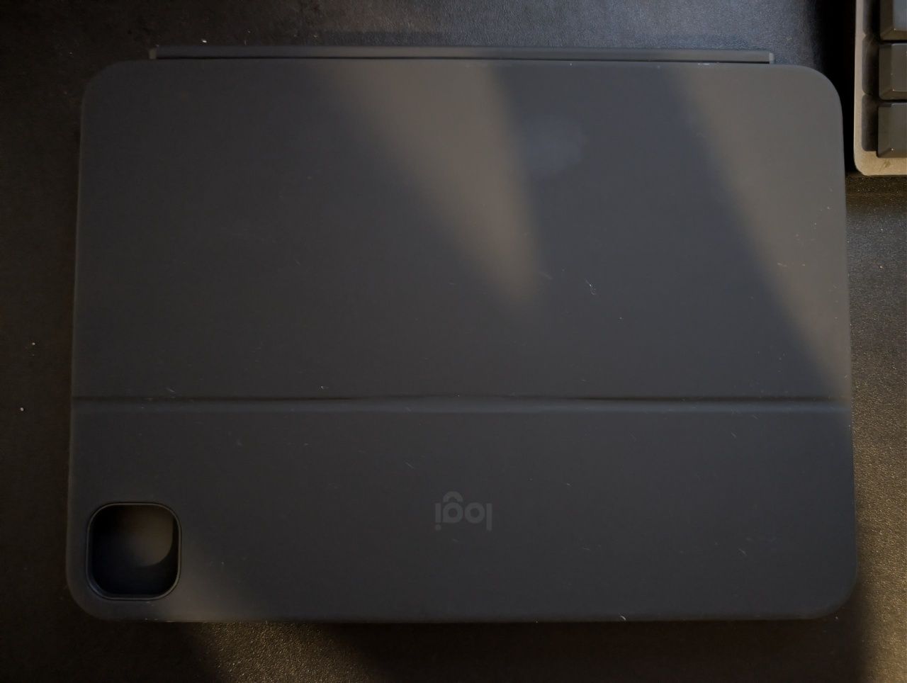 Logitech Combo touch m4 11 inch