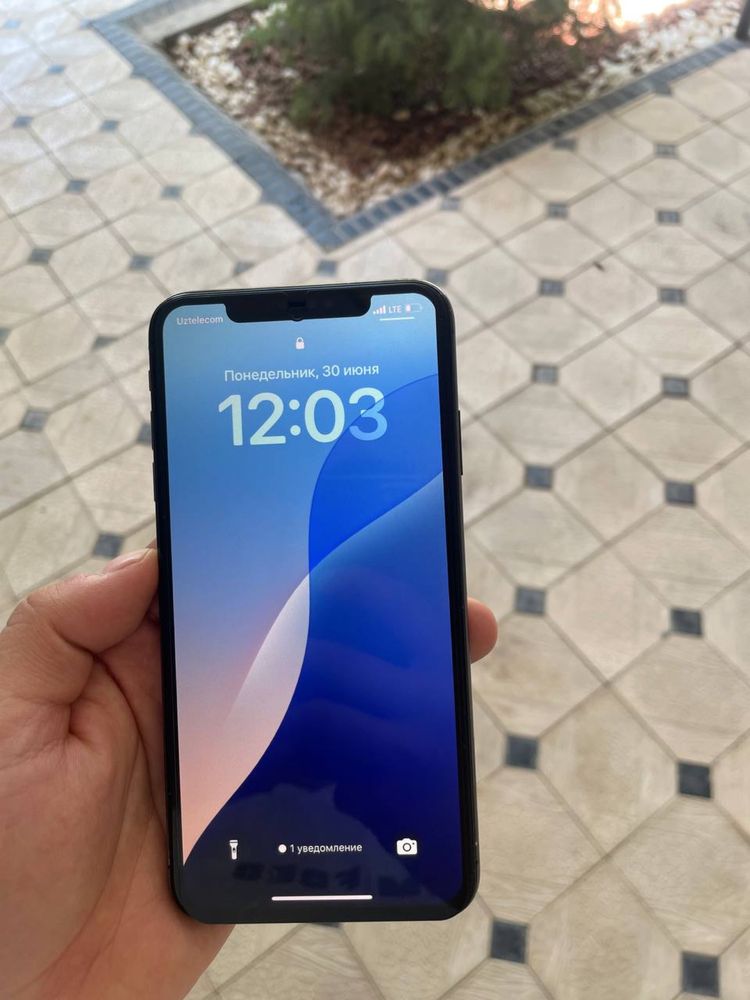 Iphone Xs max ideal