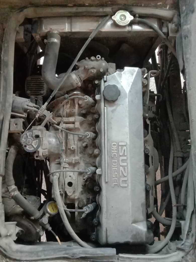 Isuzu  SAZ avtobus