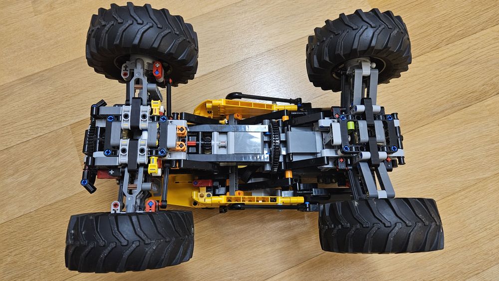 Lego technic 42160