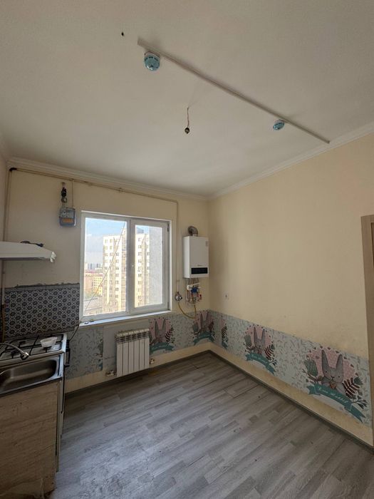 Продаётся 3-х комнатная квартира в массиве Корасув, рядом с 81 школой.