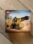 LEGO® Technic - Buldoexcavator 42197 si Stivuitor