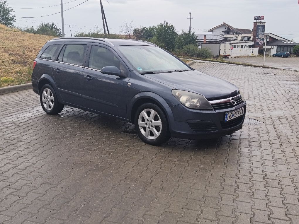 Opel Astra h 19cdti (150ps) in stare foarte buna acte la zii fiscal