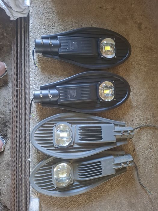 Becuri iluminat pentru stalp