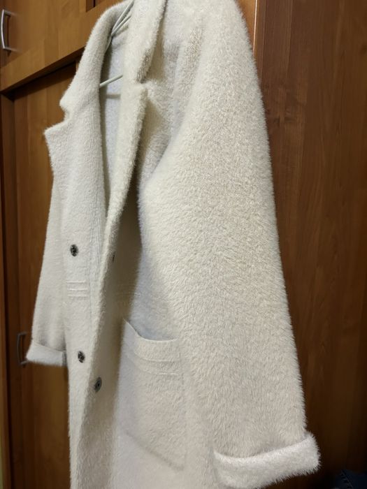 Дамско бяло палто