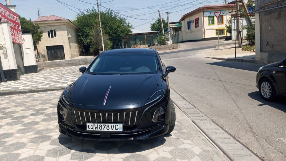 Hongqi eqm5 2024 qora 450 km ligi 26000km yurgan