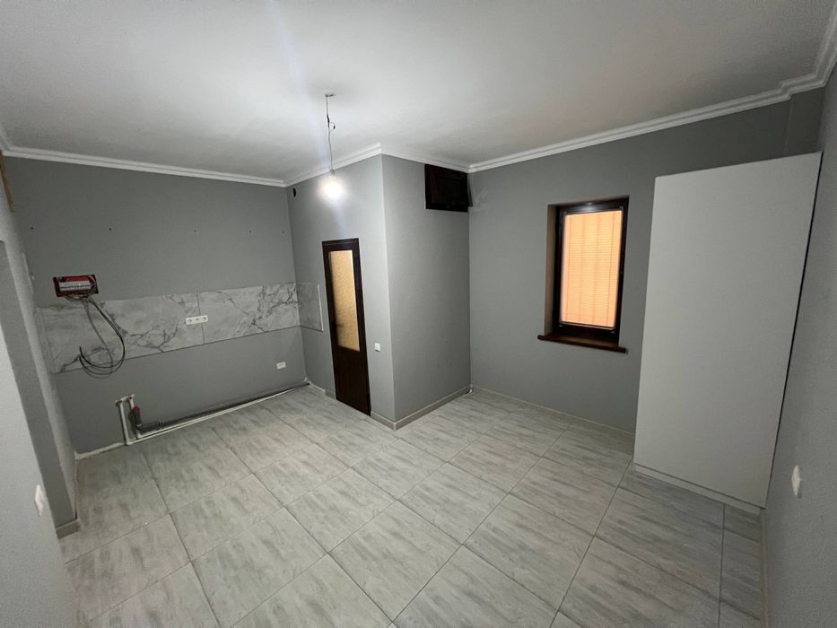 Шахар марказида Бизнес учун 2 хоналик помещение сотилади 1 этажда