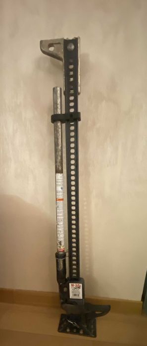 Домкрат XT-485 реечный 120 см. X-TREME