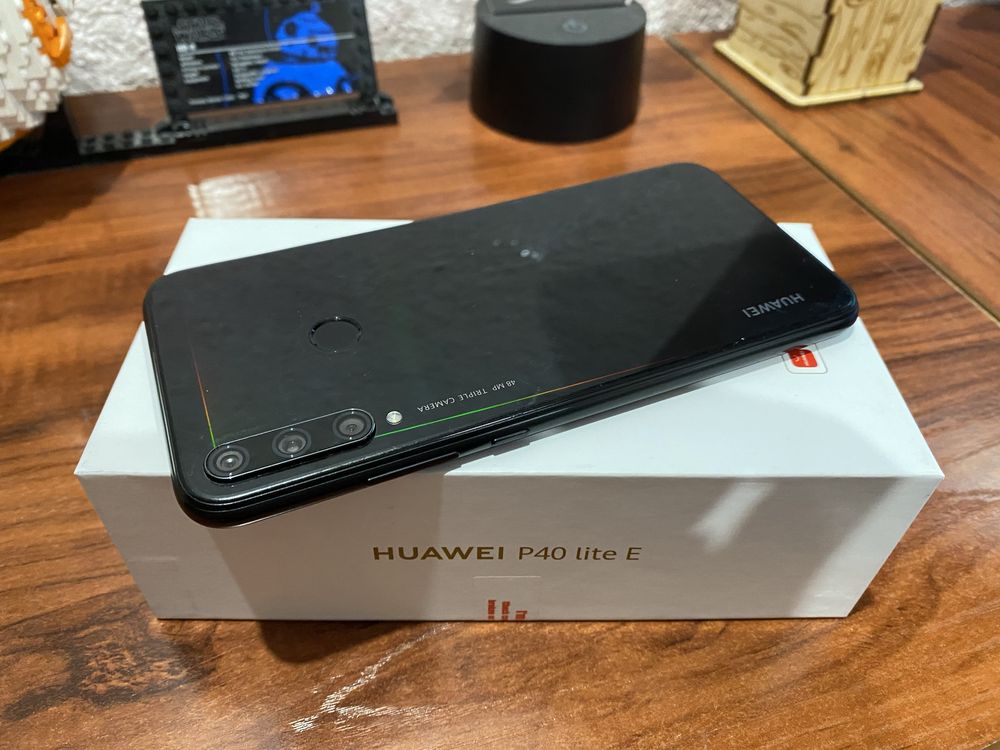 Продам Huawei P40 Lite E