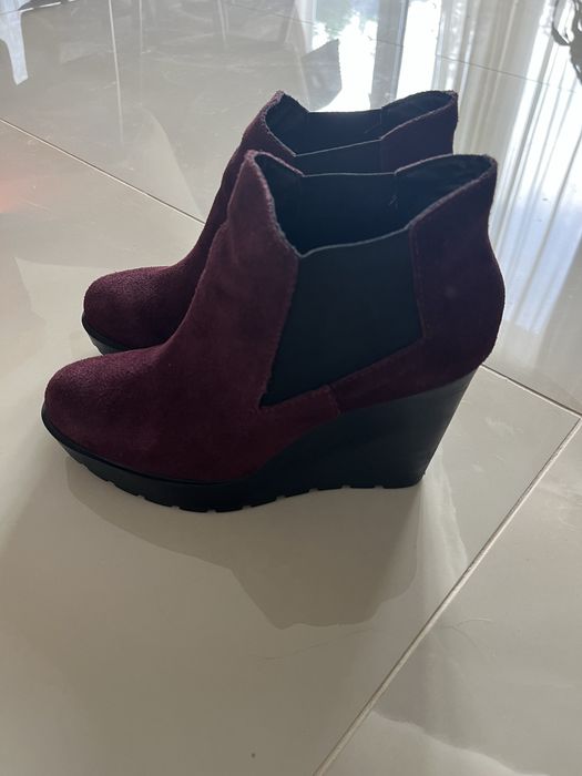 Продавам дамски боти Calvin Klein