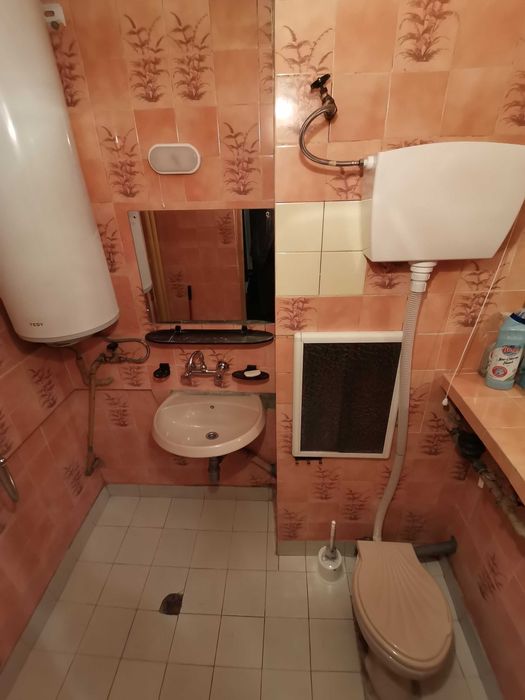 Дава се под наем Двустаен апартамент в Бургас, Изгрев - 64 кв.м за 153 € - Снимка #4