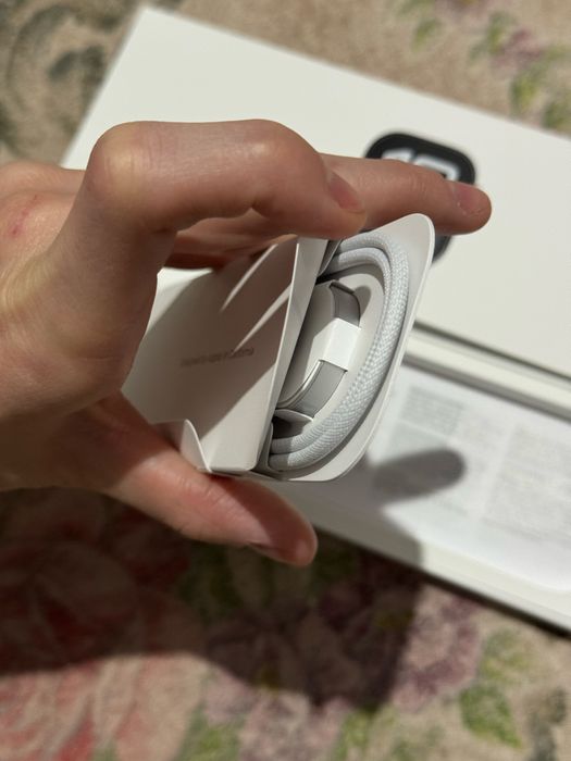 Срочно продается новая зарядка для apple WATCH