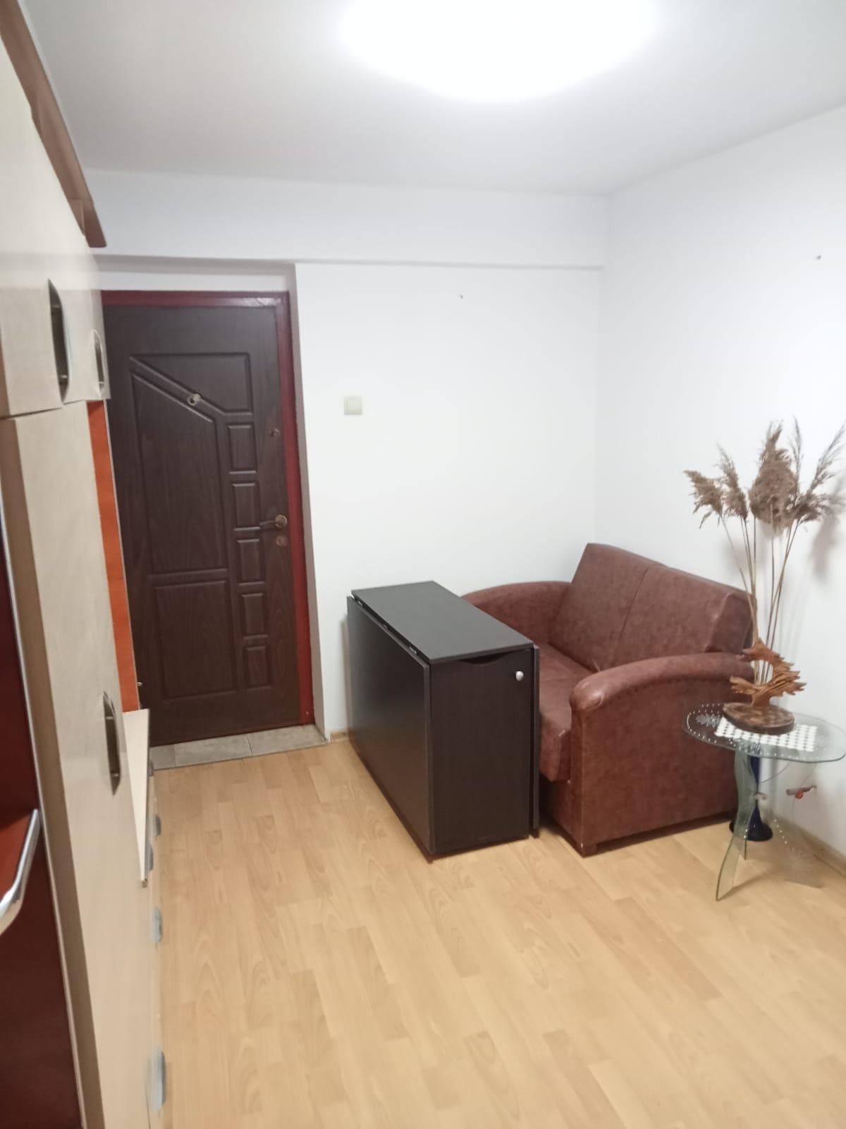 Apartament Flămânzi, Botoşani