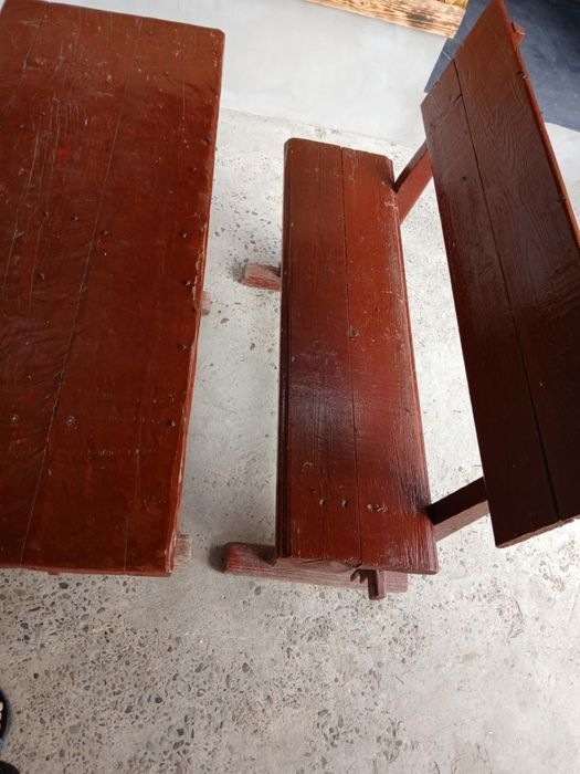 Banci din lemn si mese